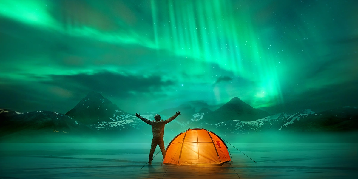 https://todca.blob.core.windows.net/hotelimage/package/slider/iceland114032023northernlight.webp