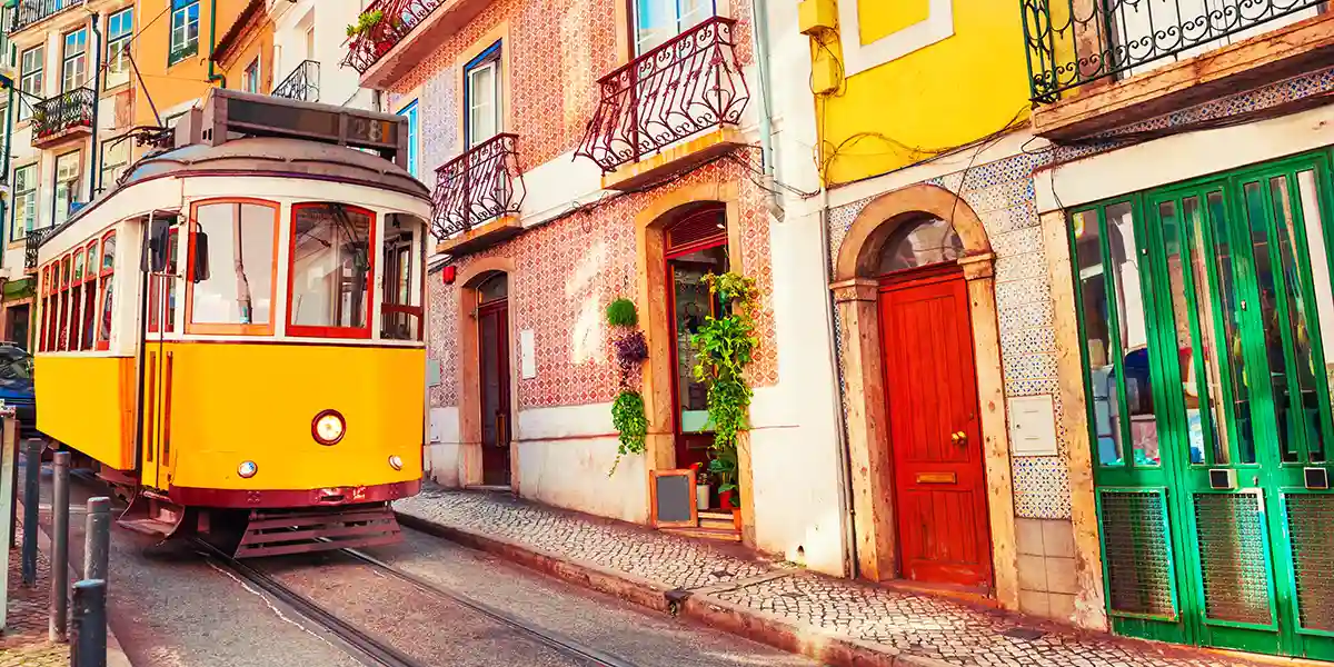 https://todca.blob.core.windows.net/hotelimage/package/slider/lisbon3.webp