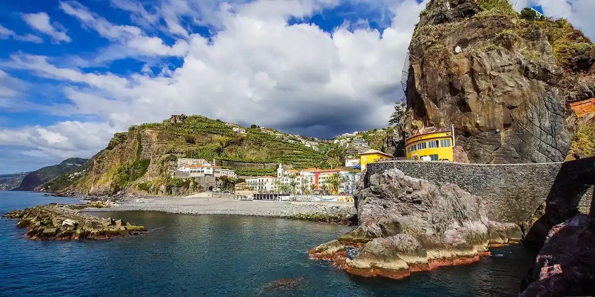 https://todca.blob.core.windows.net/hotelimage/package/slider/madeira-portugal04.webp