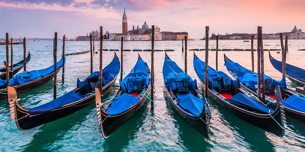 https://todca.blob.core.windows.net/hotelimage/package/slider/venice01.webp