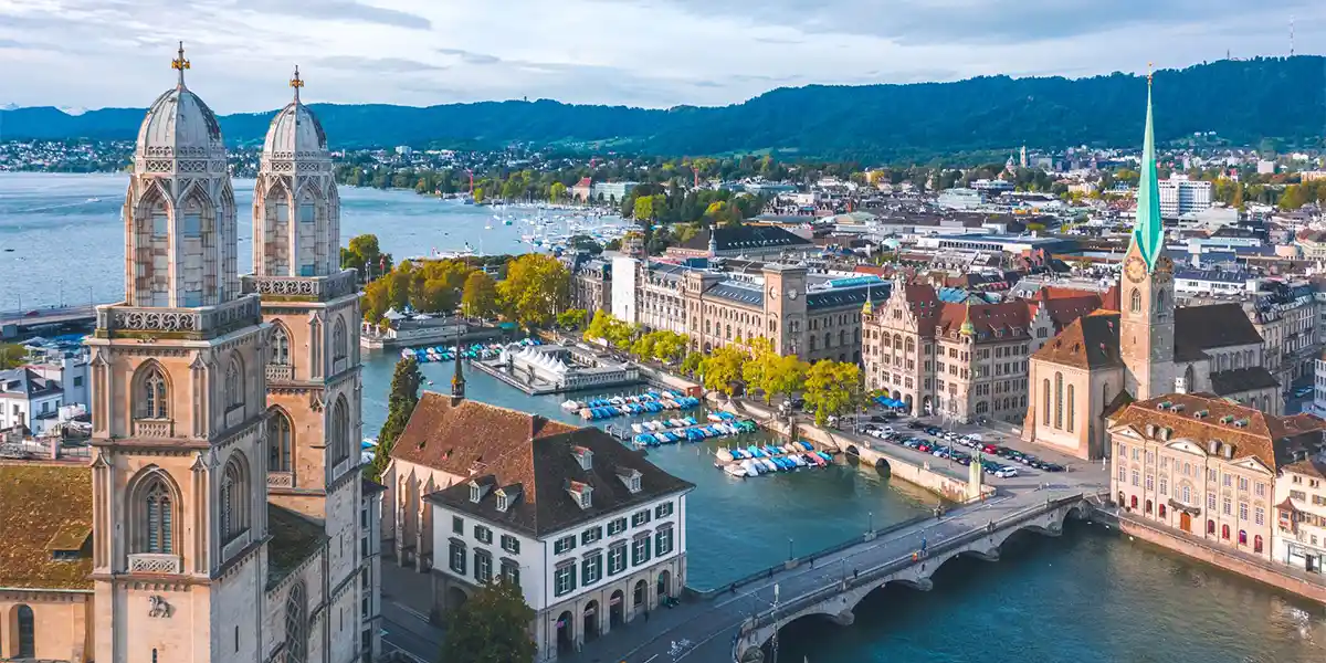 https://todca.blob.core.windows.net/hotelimage/package/slider/zurich03.webp